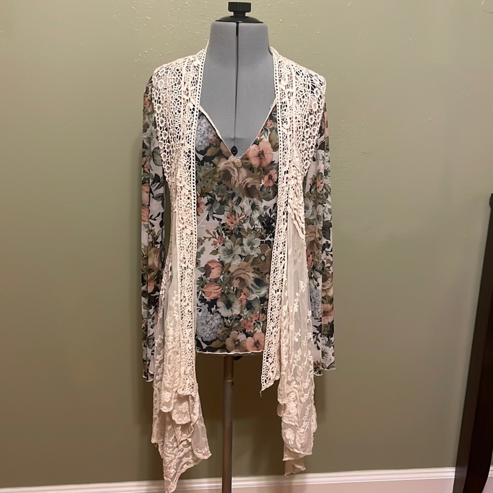 Women’s S: small Lace Front Open Sleeveless Vest made by Pink Cattlelac